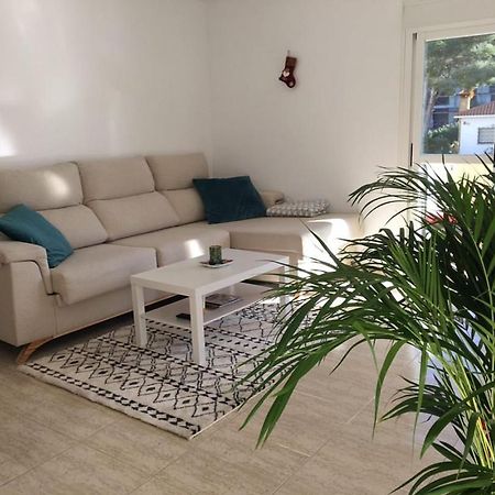 Residencial Aqua - La Pineda Apartment Салоу Екстериор снимка